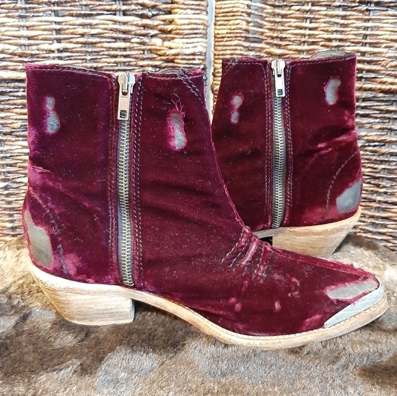 Free People Barbary Distressed Velvet Cowboy Booties 36 Western Boho Witchy Farm - Picture 5 of 14